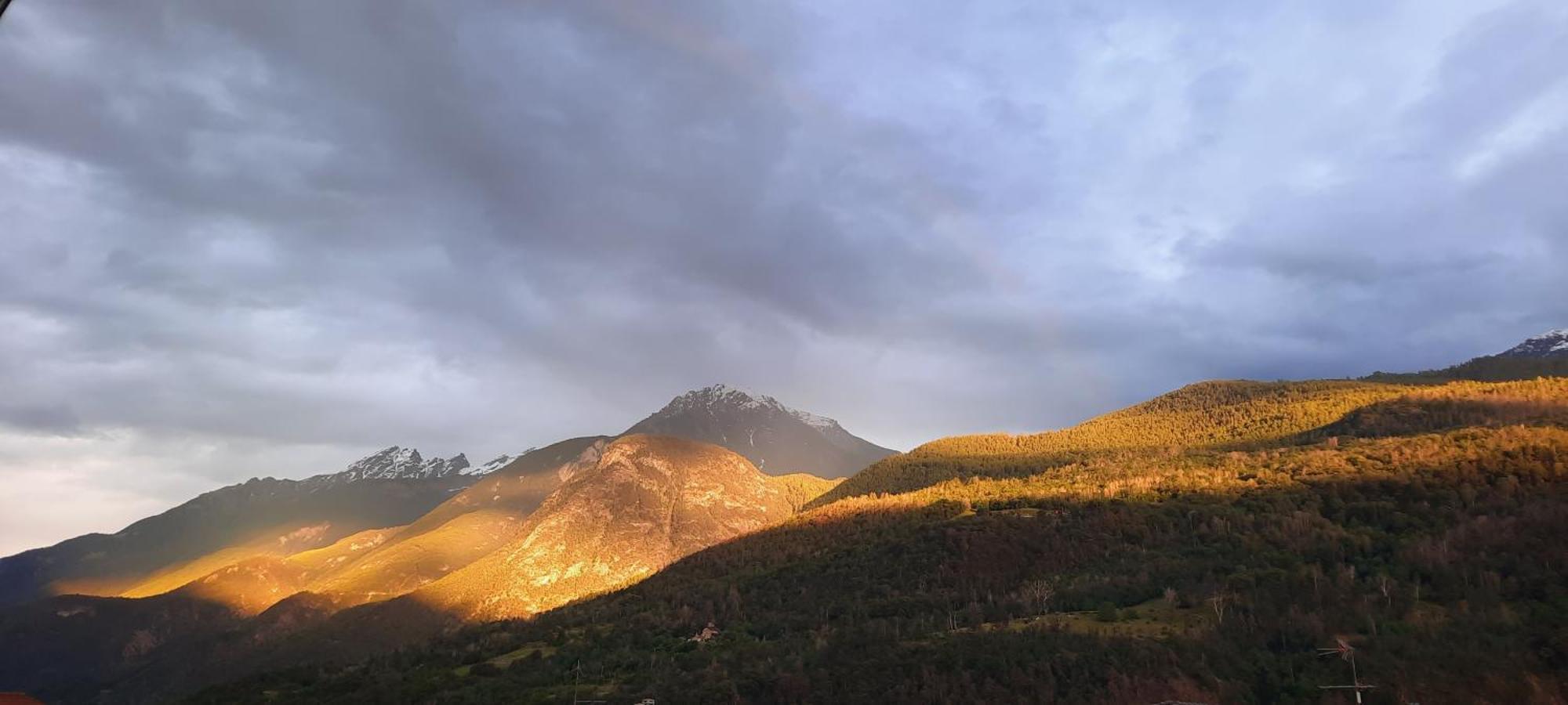 A Casa Di Vera - Vivi La Tua Valle D'Aosta Нюс Экстерьер фото