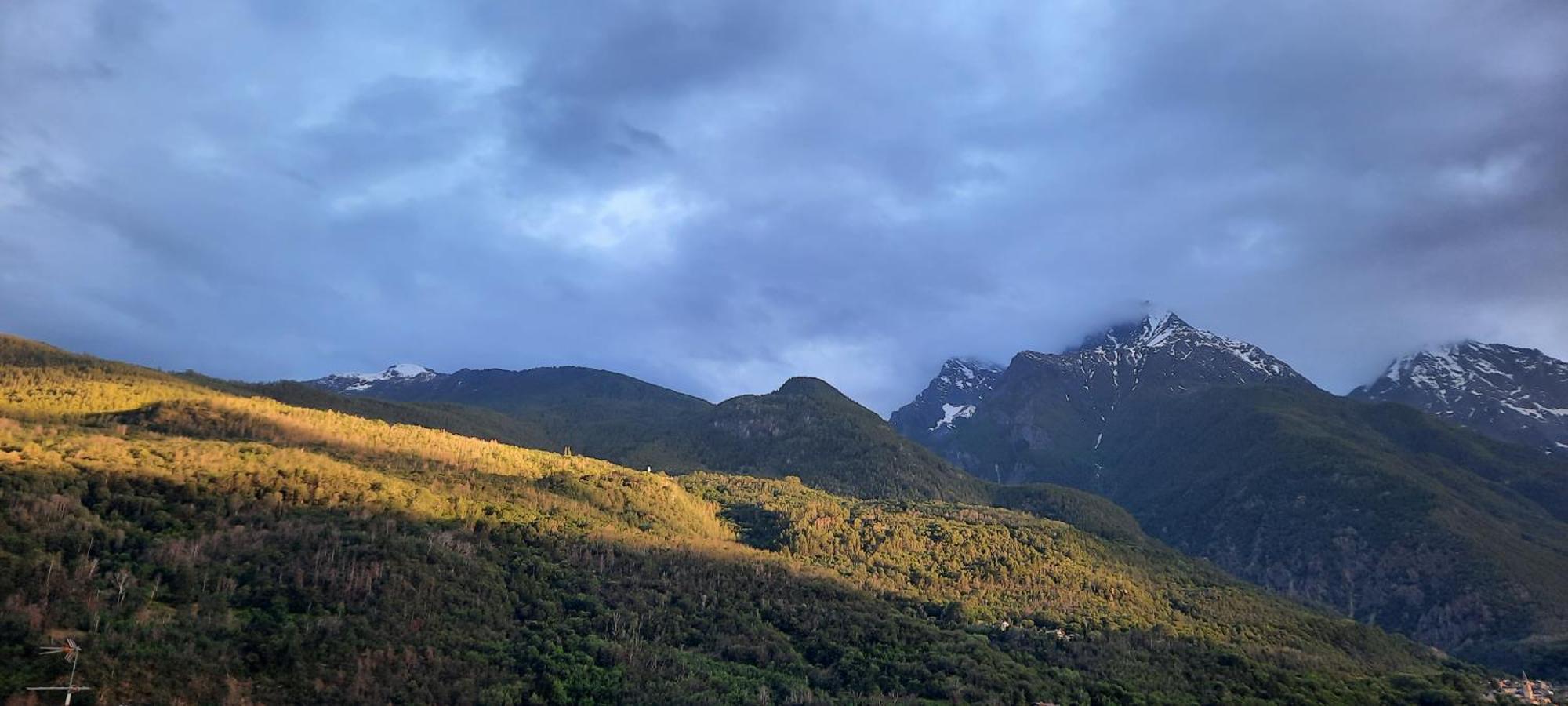 A Casa Di Vera - Vivi La Tua Valle D'Aosta Нюс Экстерьер фото